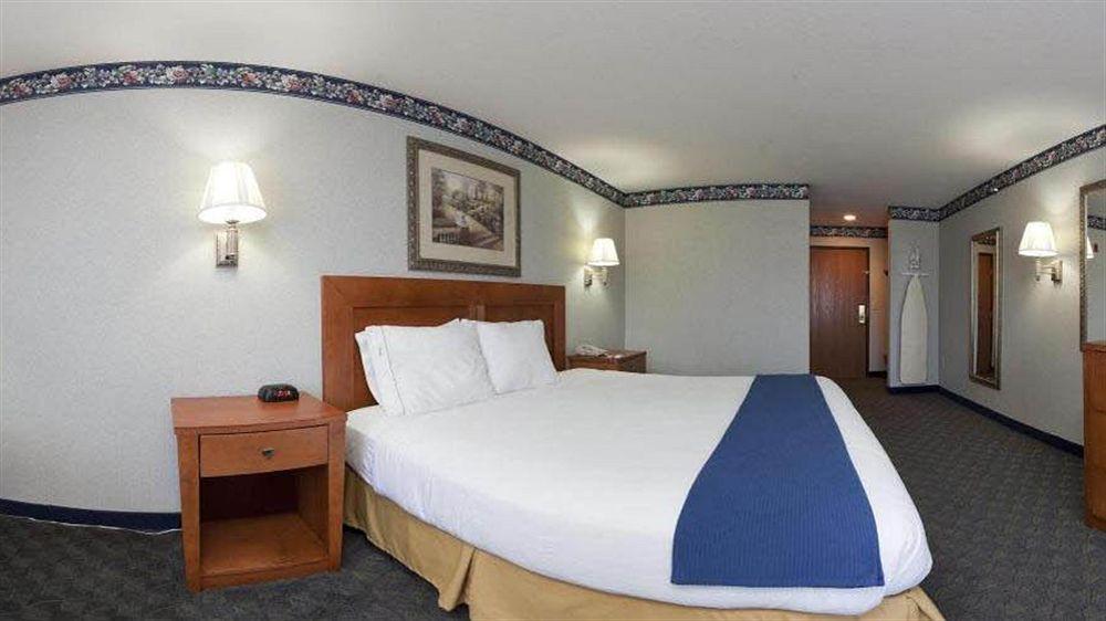 Comfort Inn & Suites Napoleon Buitenkant foto