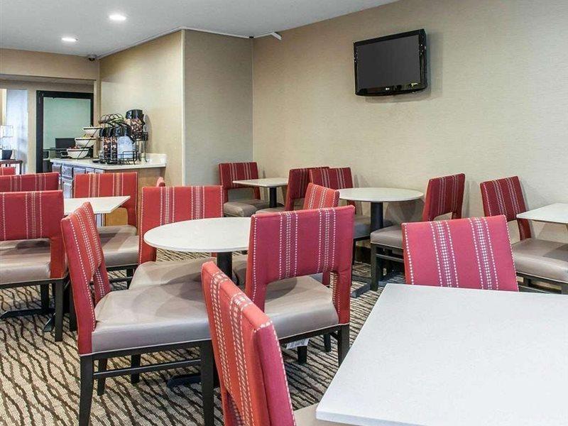 Comfort Inn & Suites Napoleon Buitenkant foto