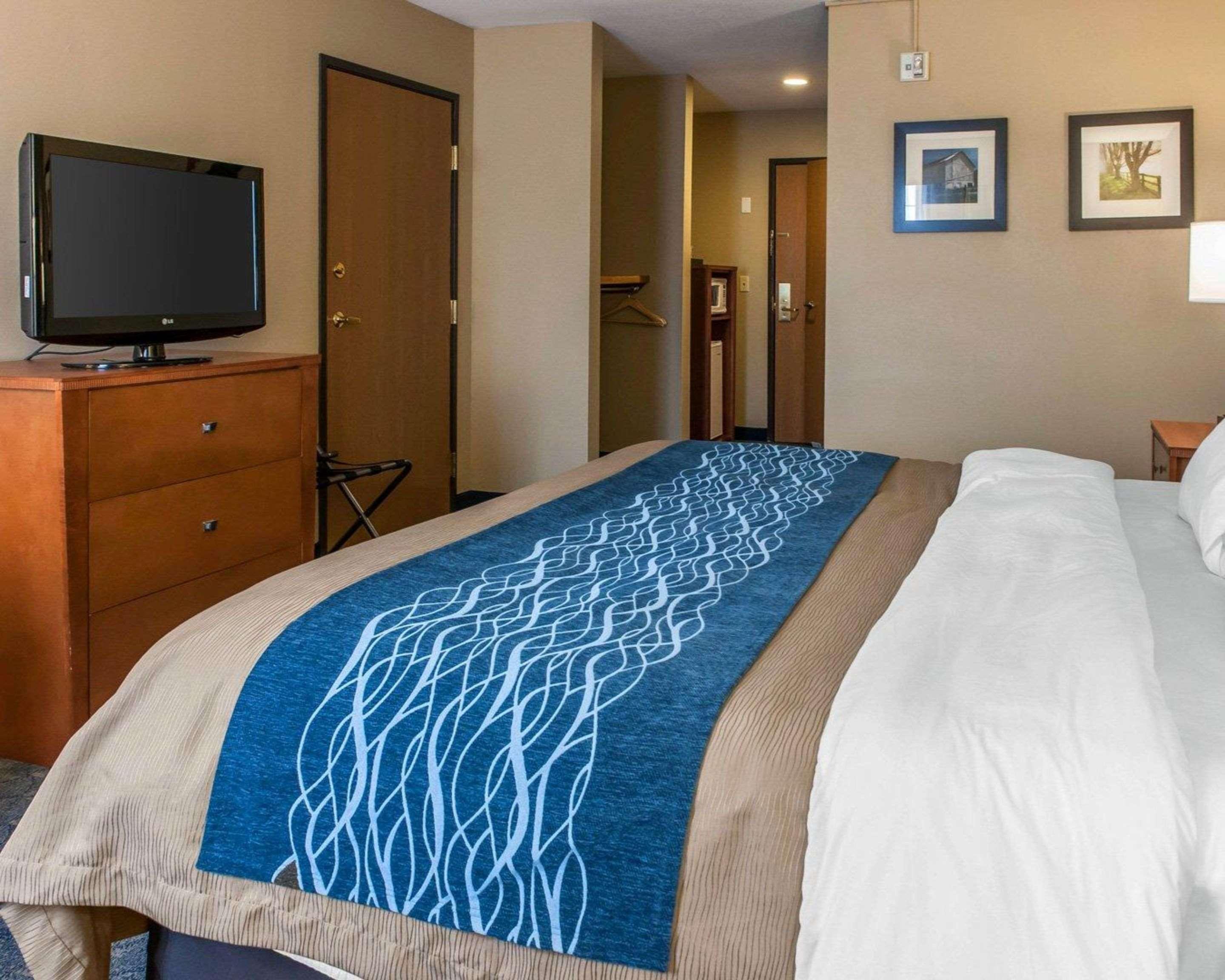 Comfort Inn & Suites Napoleon Buitenkant foto