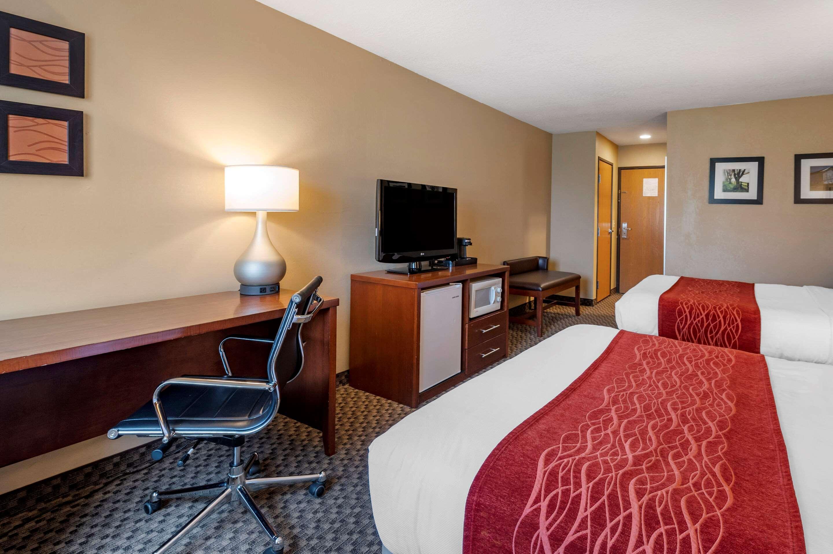 Comfort Inn & Suites Napoleon Buitenkant foto