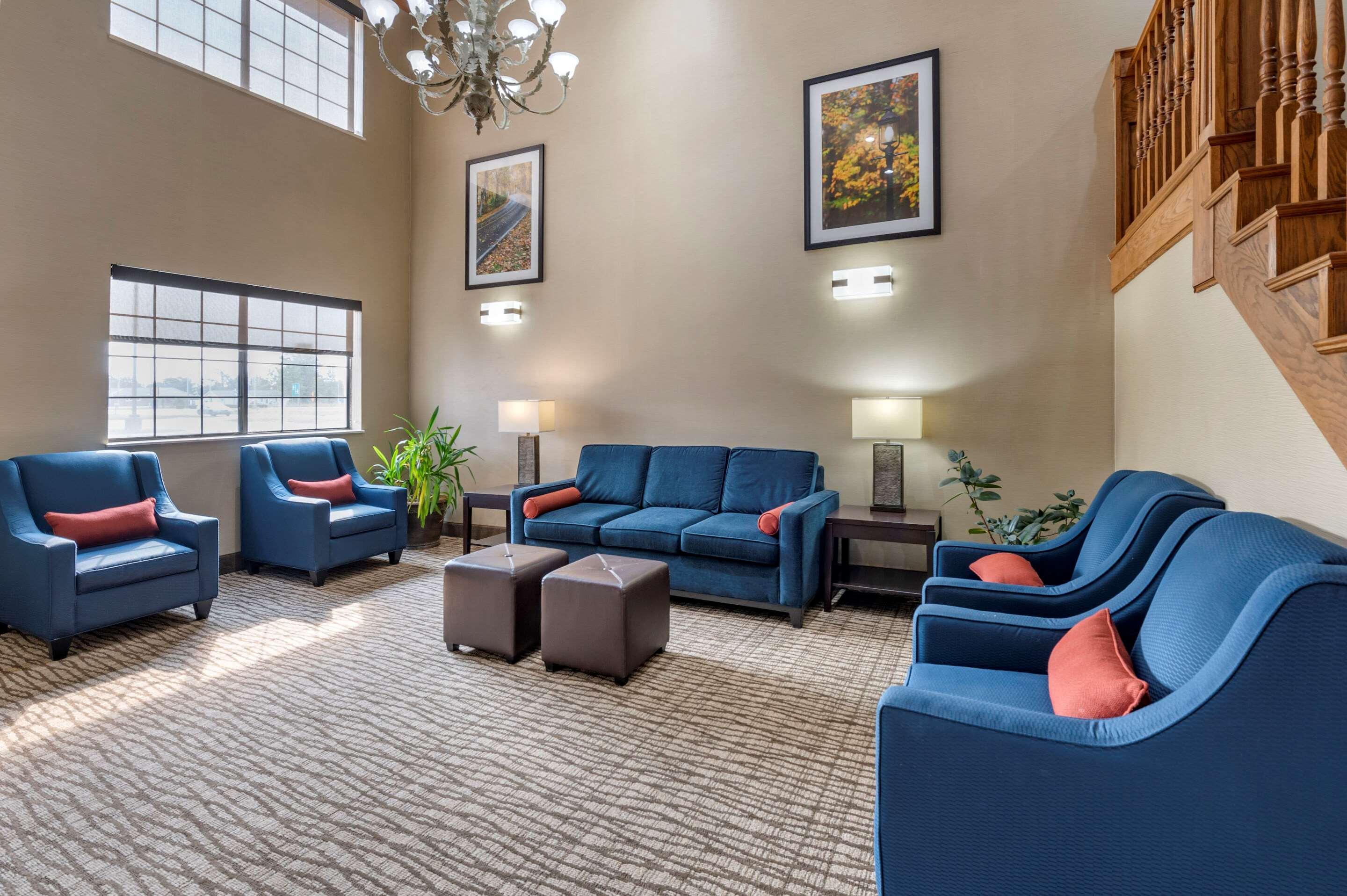 Comfort Inn & Suites Napoleon Buitenkant foto