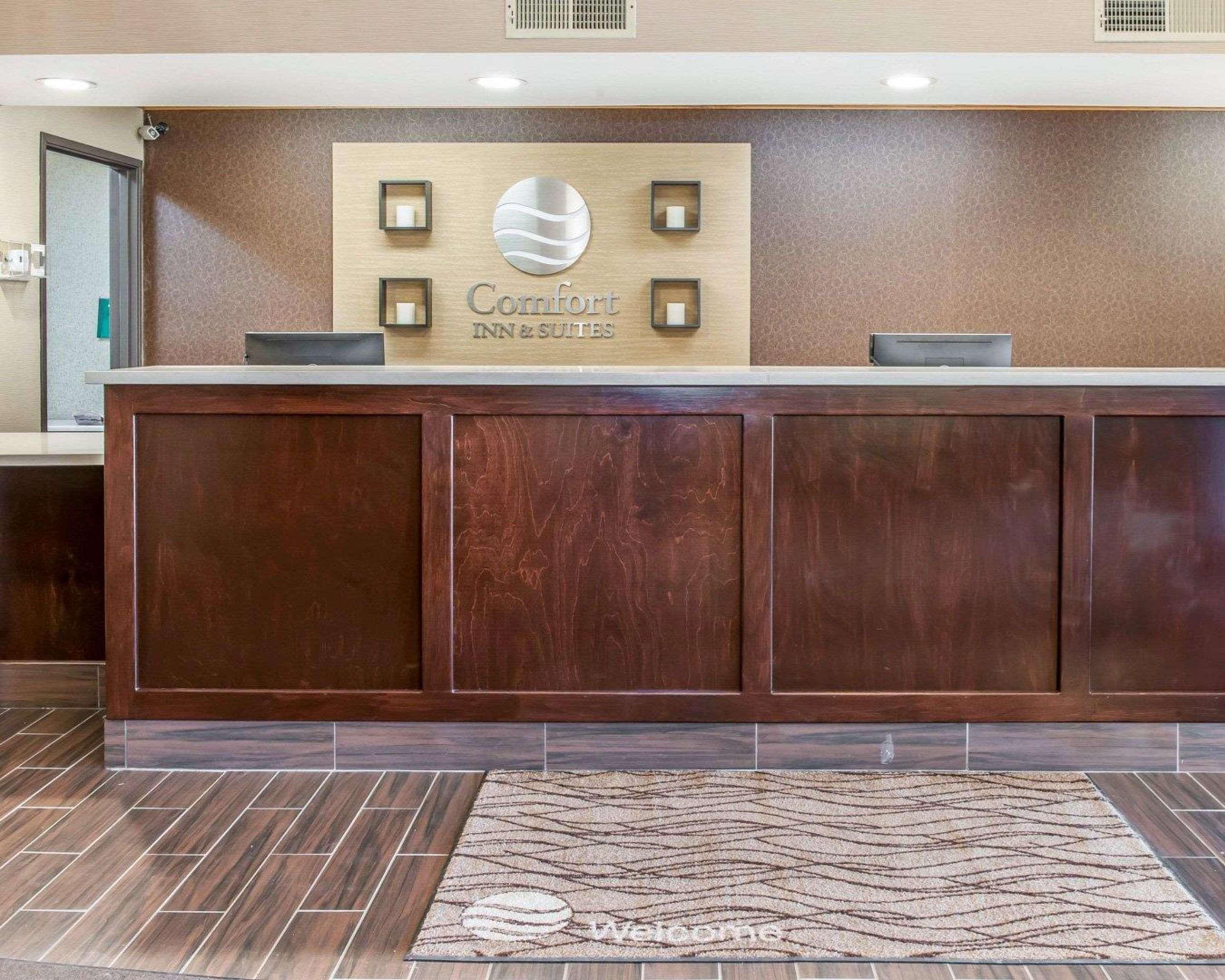 Comfort Inn & Suites Napoleon Buitenkant foto