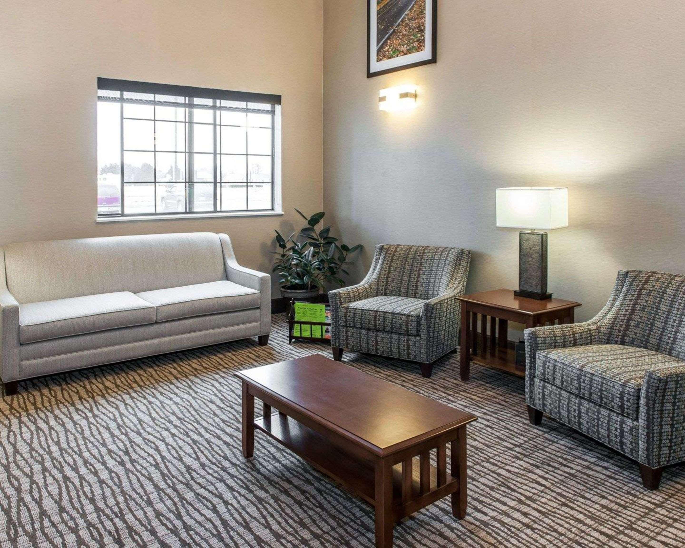 Comfort Inn & Suites Napoleon Buitenkant foto