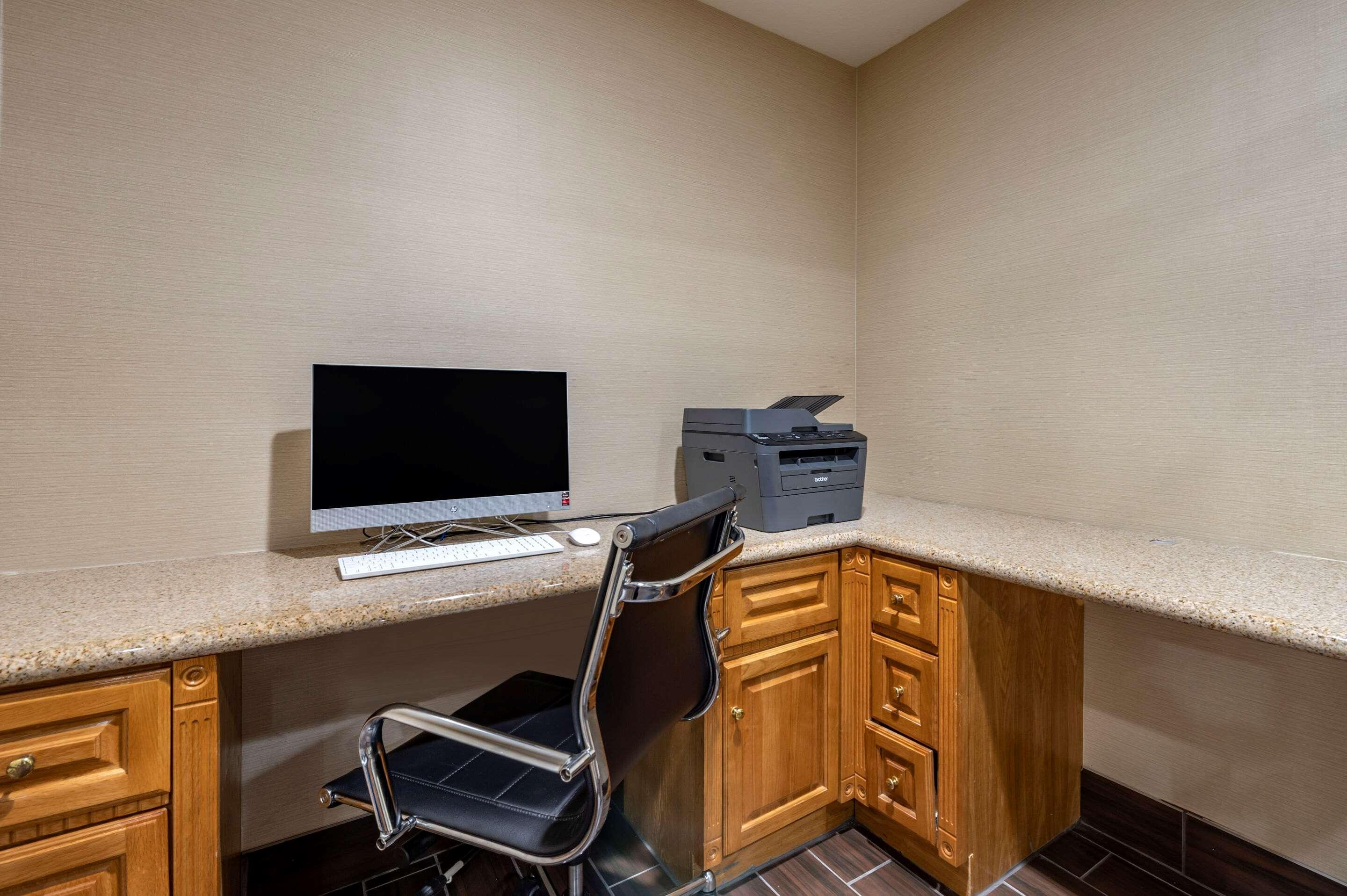 Comfort Inn & Suites Napoleon Buitenkant foto