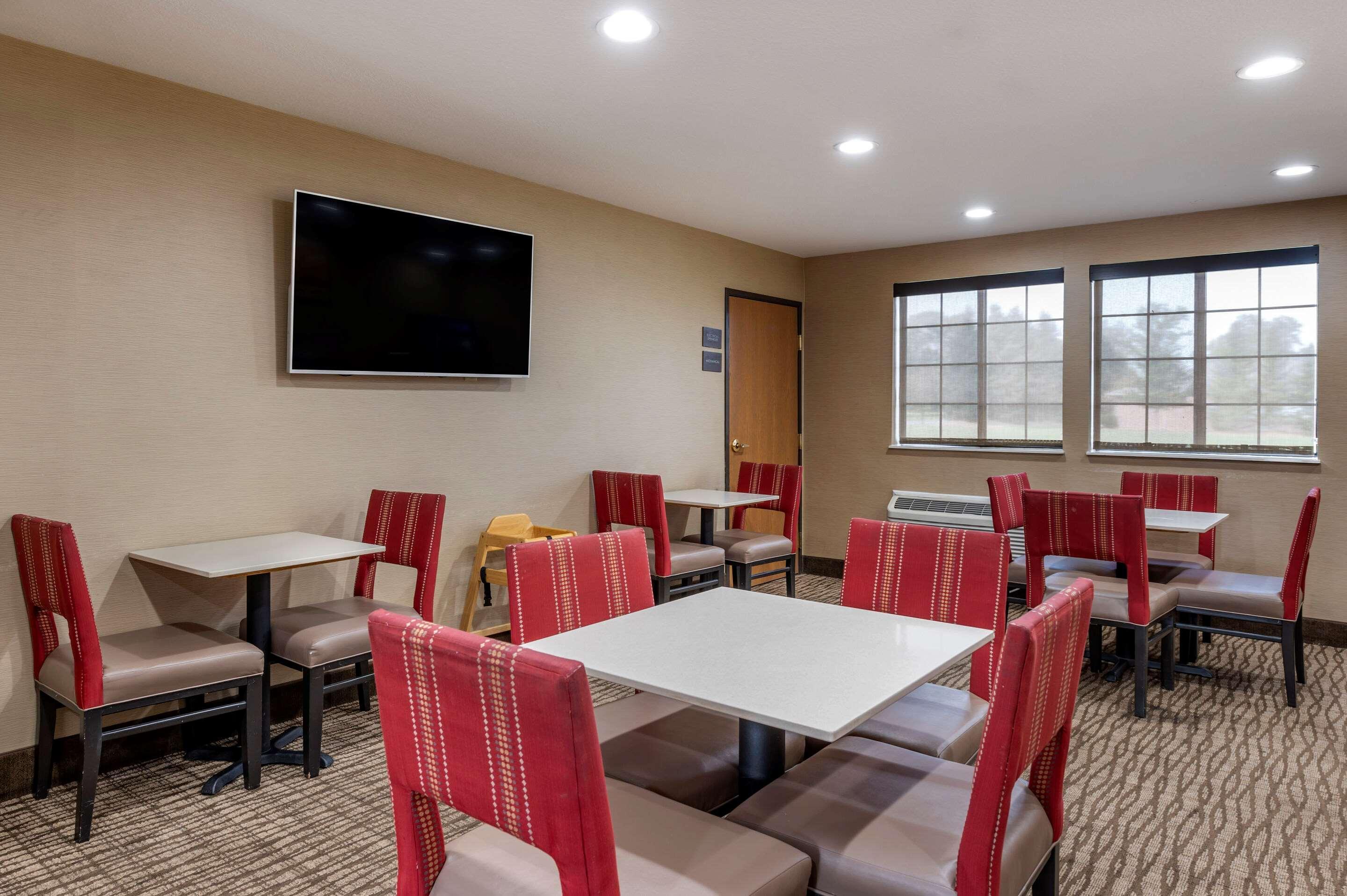 Comfort Inn & Suites Napoleon Buitenkant foto