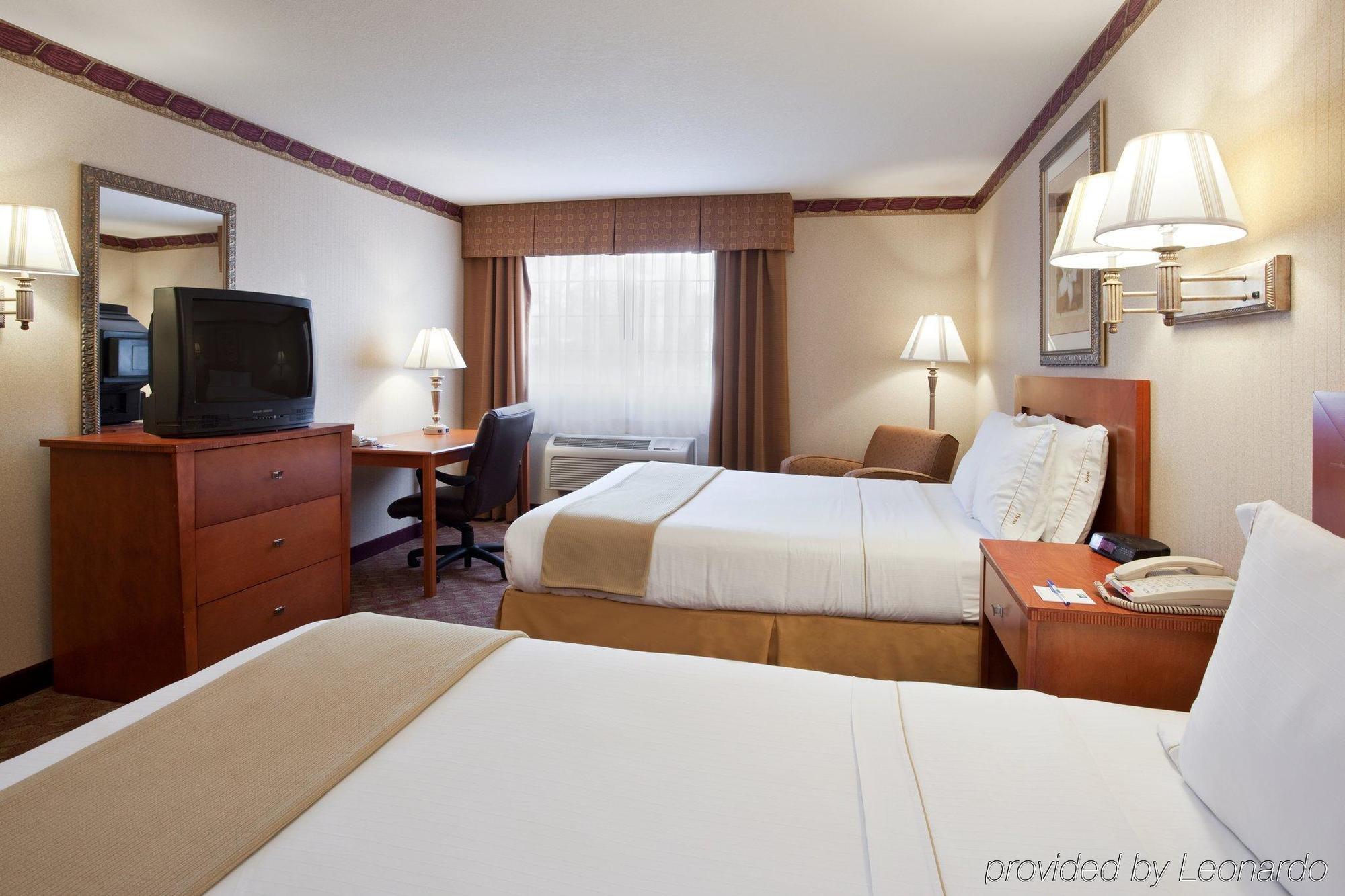 Comfort Inn & Suites Napoleon Kamer foto