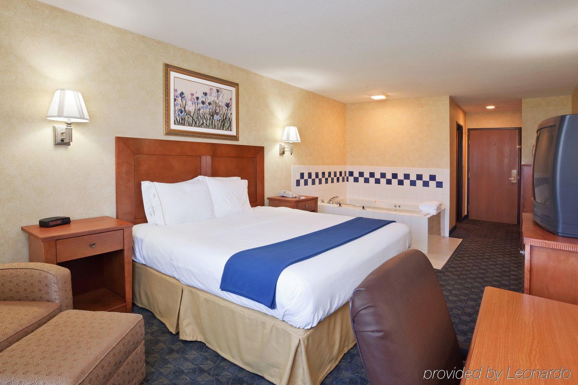 Comfort Inn & Suites Napoleon Kamer foto