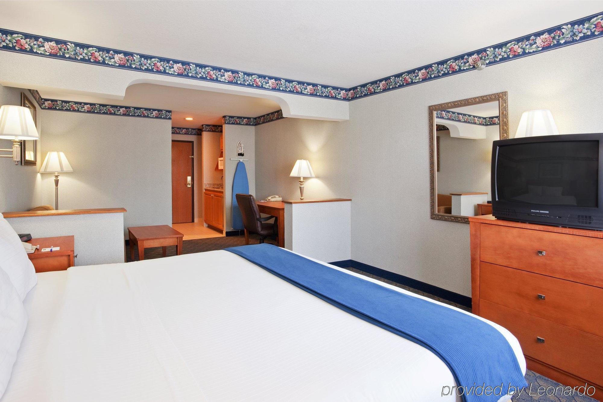 Comfort Inn & Suites Napoleon Kamer foto