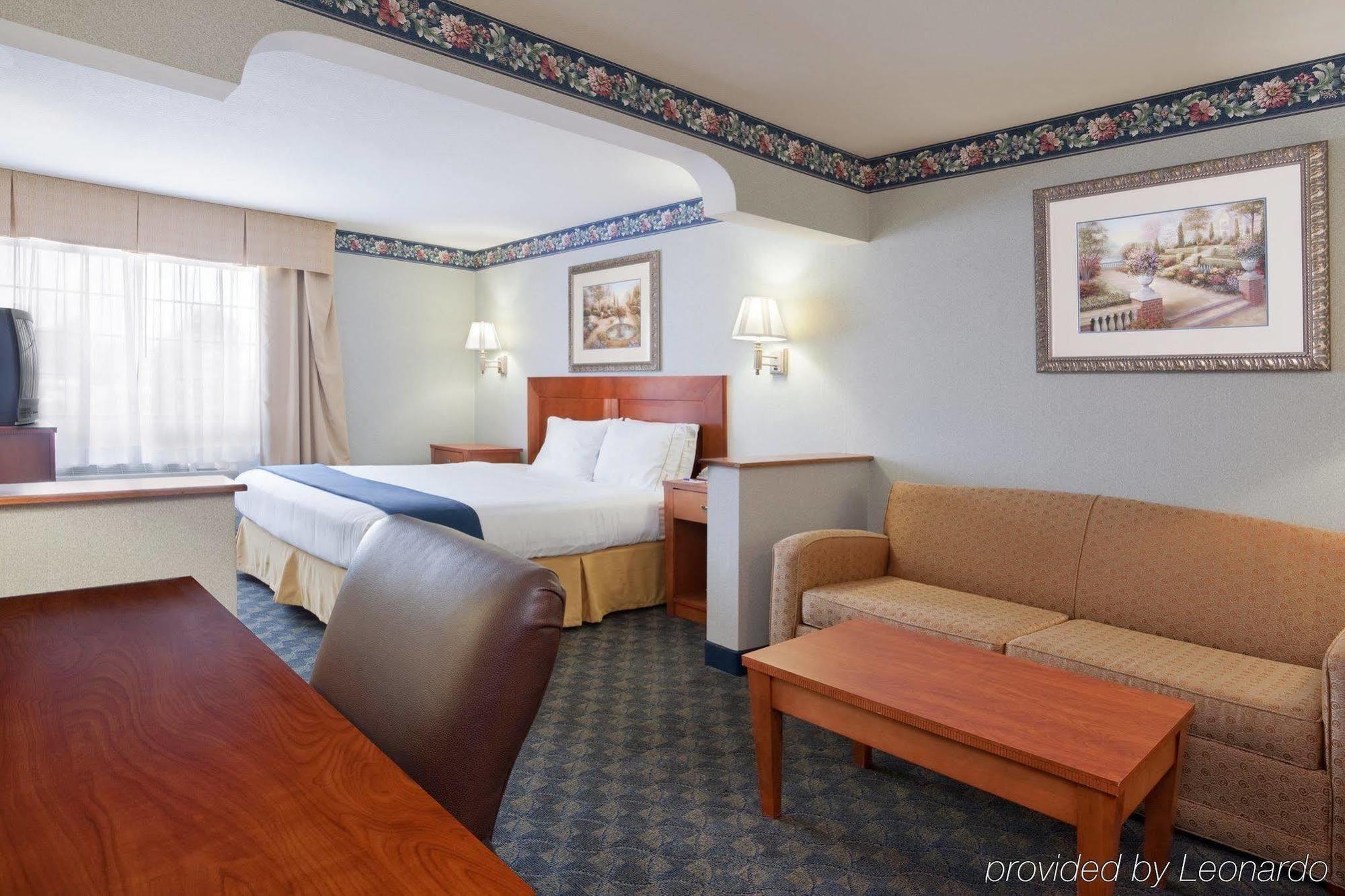 Comfort Inn & Suites Napoleon Kamer foto